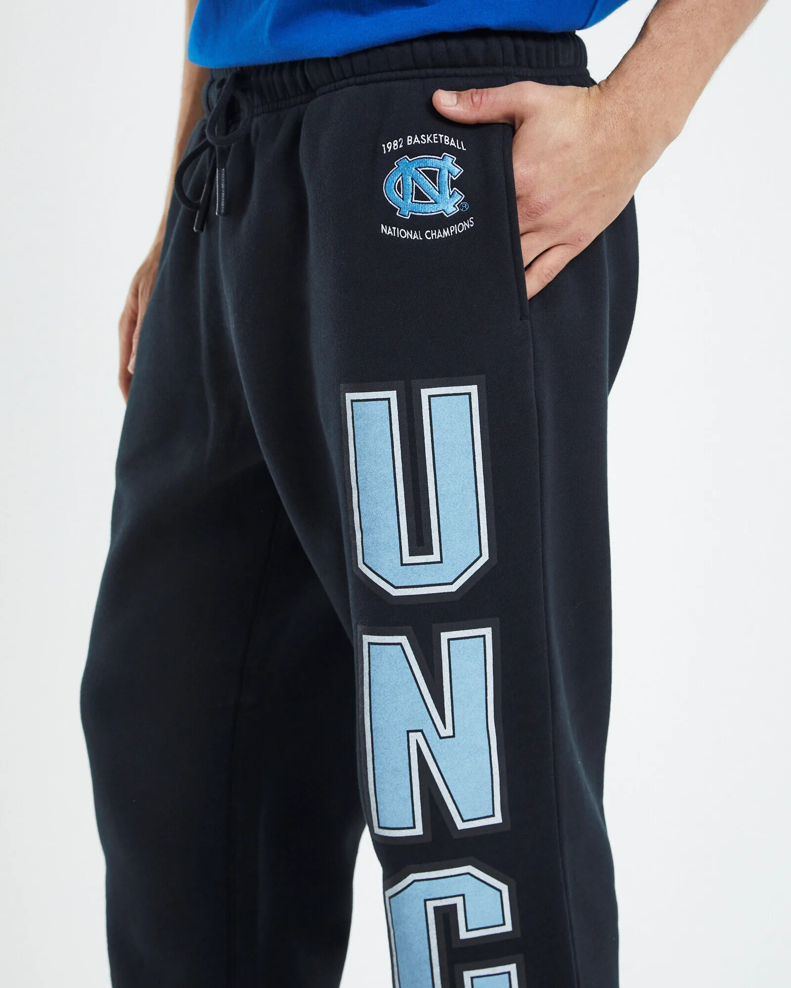 Mitchell & Ness North Carolina Trackpants Black