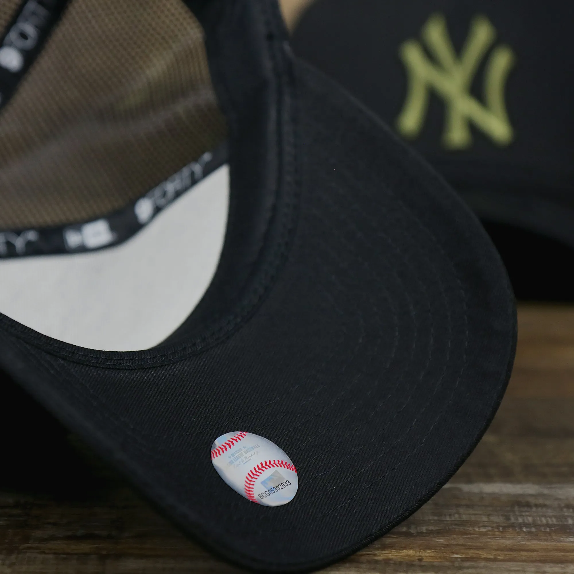 New York Yankees Alpha Industries Flying A Mesh Print 9Forty Trucker Hat With Flight Tag | Black Trucker Hat