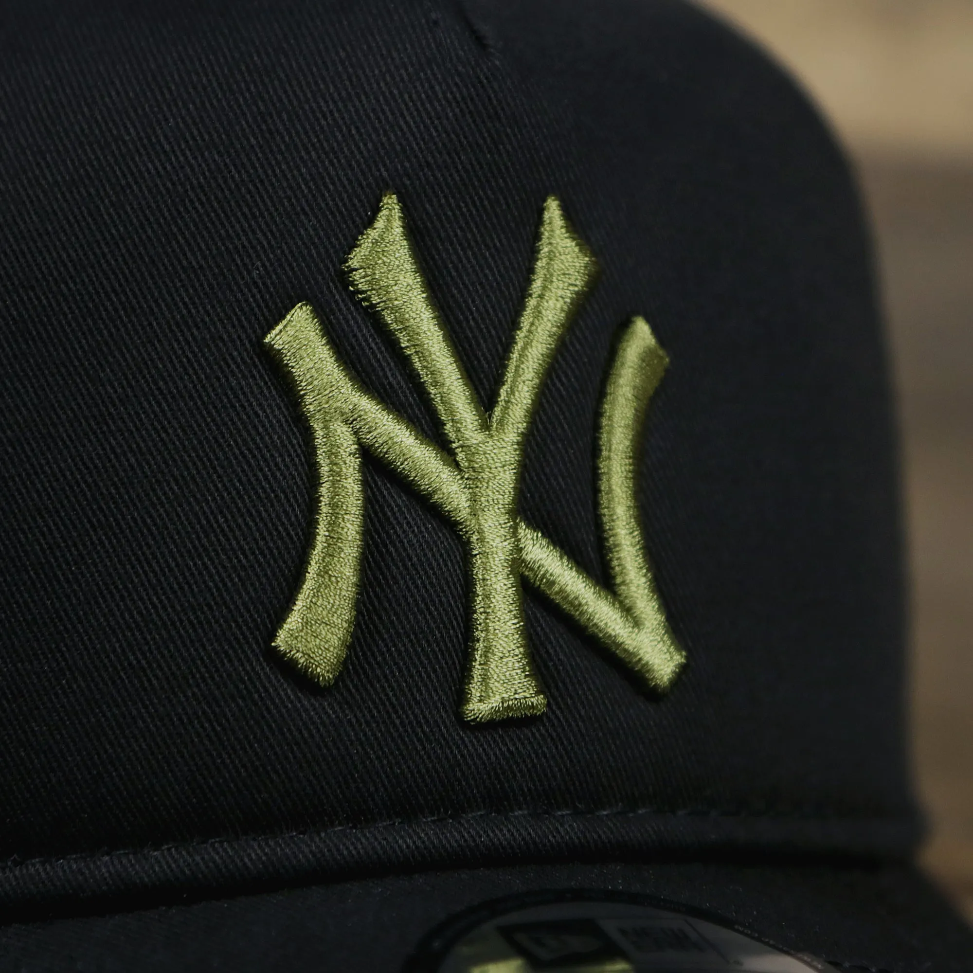 New York Yankees Alpha Industries Flying A Mesh Print 9Forty Trucker Hat With Flight Tag | Black Trucker Hat