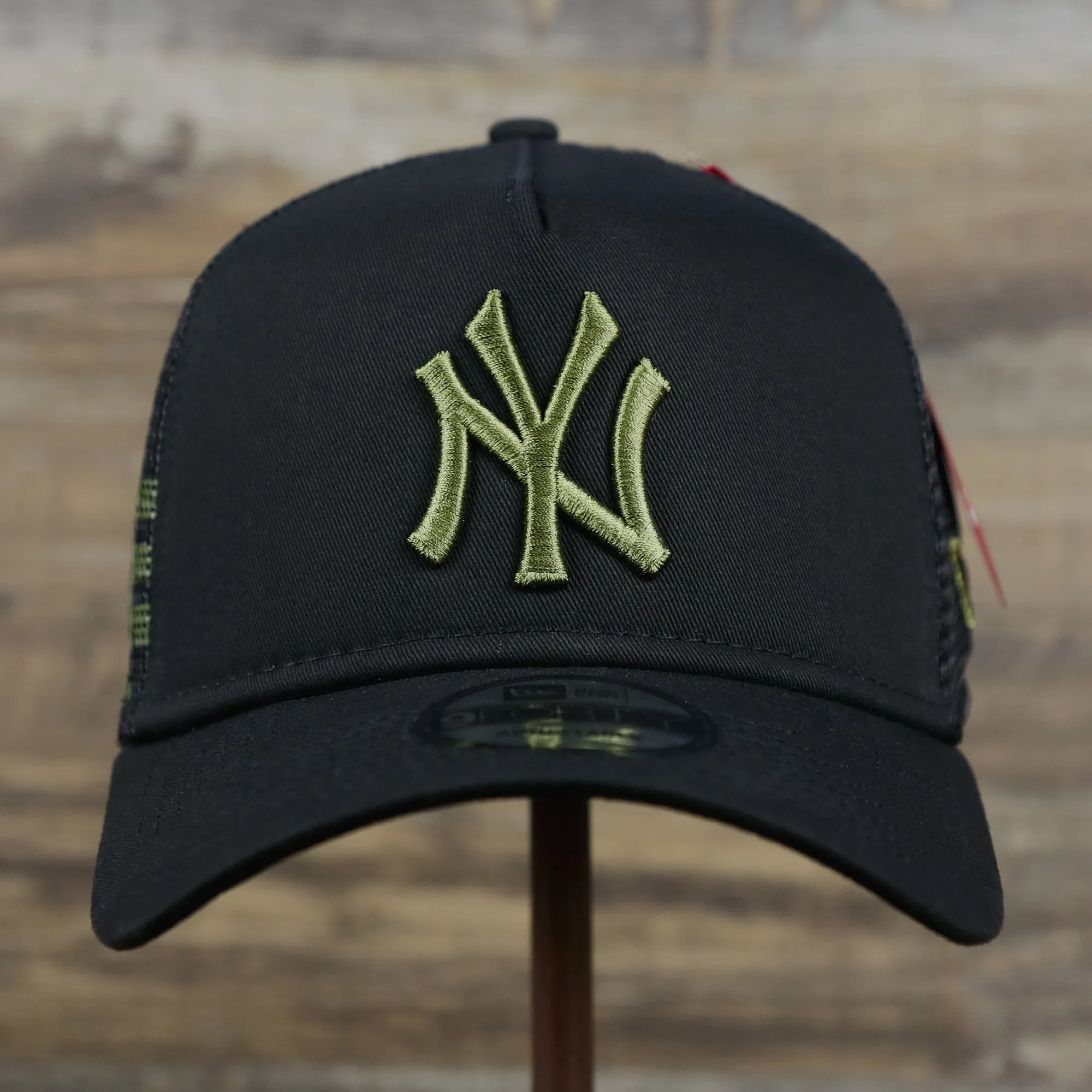 New York Yankees Alpha Industries Flying A Mesh Print 9Forty Trucker Hat With Flight Tag | Black Trucker Hat