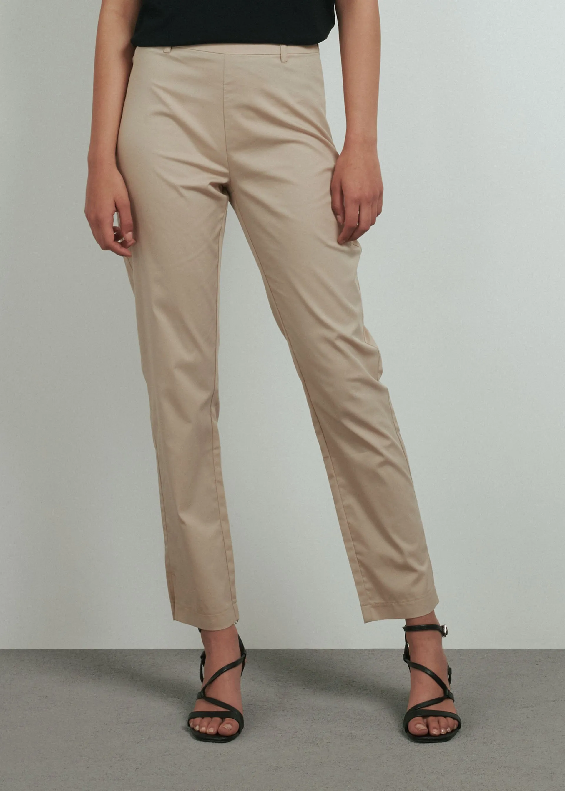 Pantaloni slim vita alta