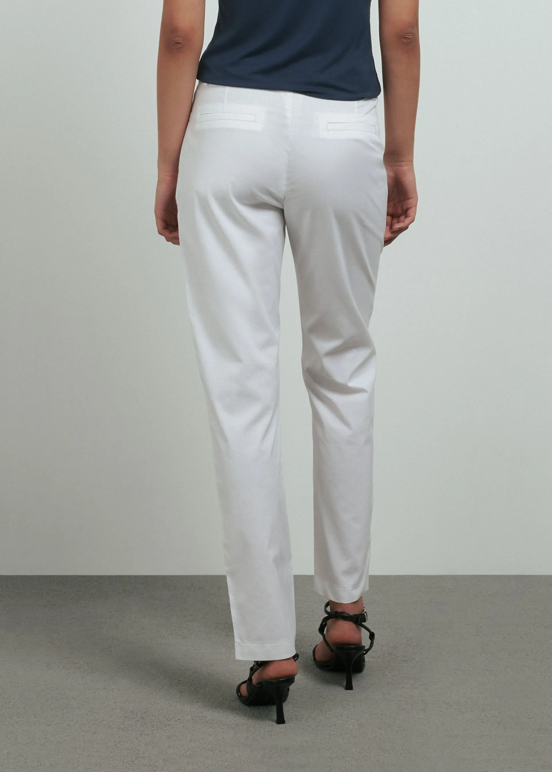 Pantaloni slim vita alta