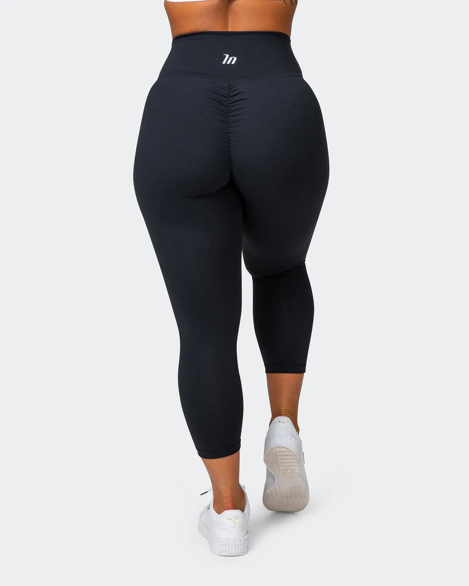 Signature Scrunch 7/8 Leggings - Black