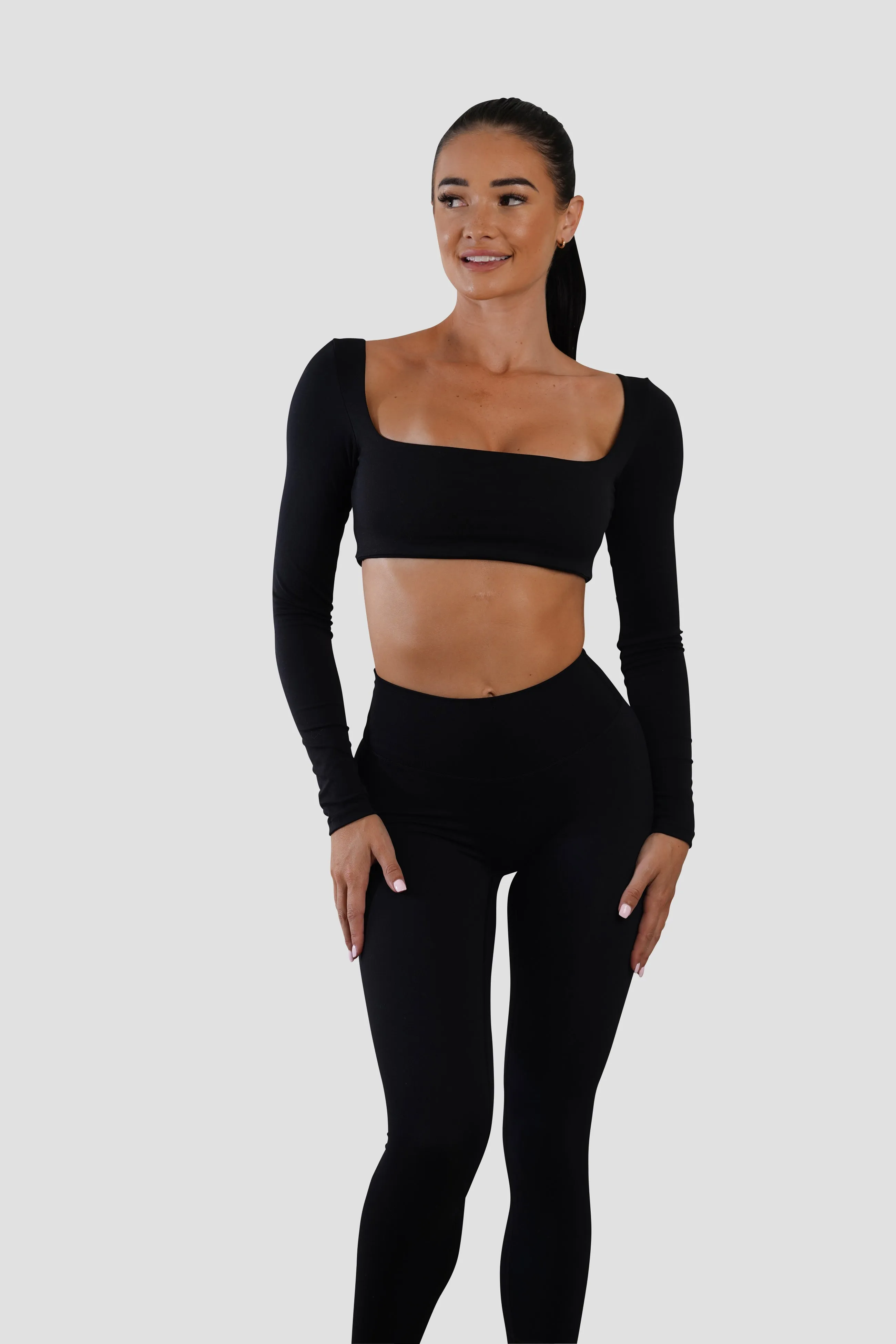 SLEEK SCRUNCH LEGGINGS - BLACK