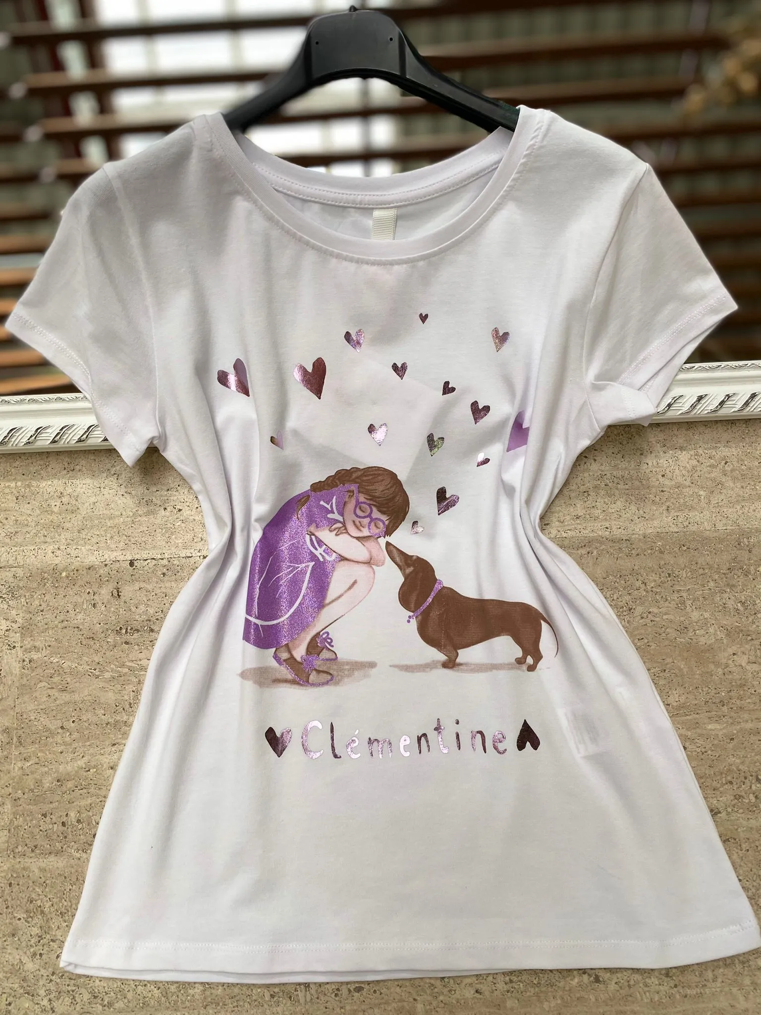 T-shirt in cotone fantasia bimba con cane